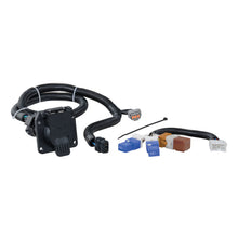 Load image into Gallery viewer, Curt 05-19 Nissan Pathfinder Custom Wiring Connector (7-Way RV Blade Output)