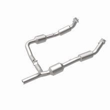 Load image into Gallery viewer, MagnaFlow Direct Fit Catalytic Converter OEM 07-08 Ford E-150