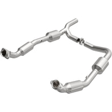 Load image into Gallery viewer, MagnaFlow Direct Fit Catalytic Converter OEM 07-08 Ford E-150