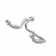 Load image into Gallery viewer, MagnaFlow Direct Fit Catalytic Converter 2007-2008 Cadillac Escalade 6.2L