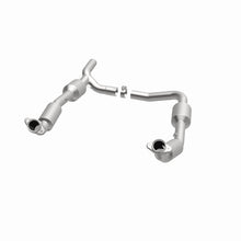 Load image into Gallery viewer, MagnaFlow Direct Fit Catalytic Converter OEM 07-08 Ford E-150