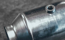 Load image into Gallery viewer, MagnaFlow 2in In/Out 4in Round Body 11.875in L Universal California Legal Catalytic Converter