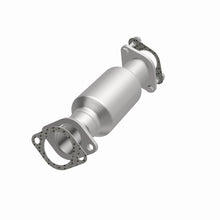 Load image into Gallery viewer, MagnaFlow Direct Fit Catalytic Converter 2011 Kia Sorento 3.5 Underbody