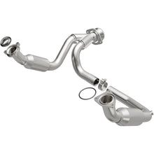 Load image into Gallery viewer, MagnaFlow Direct Fit Catalytic Converter 2007-2008 Cadillac Escalade 6.2L