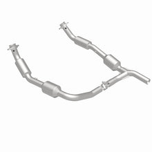 Load image into Gallery viewer, MagnaFlow Direct Fit Catalytic Converter OEM 07-08 Ford E-150