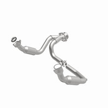 Load image into Gallery viewer, MagnaFlow Direct Fit Catalytic Converter 2007-2008 Cadillac Escalade 6.2L