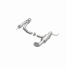 Load image into Gallery viewer, MagnaFlow Direct Fit Catalytic Converter 05-11 Toyota Tacoma 4.0L