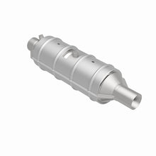 Load image into Gallery viewer, MagnaFlow DF Catalytic Conv 00-05 Ford Excursion / 99-04 F-250 SD / 99-04 F-350 SD (California)