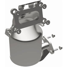Load image into Gallery viewer, MagnaFlow Direct Fit Catalytic Converter 2021 Nissan Altima Single Manifold 2.5L