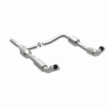 Load image into Gallery viewer, MagnaFlow Direct Fit Catalytic Converter OEM 07-08 Ford E-150