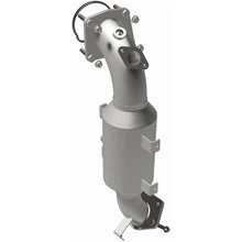 Load image into Gallery viewer, MagnaFlow Direct Fit Catalytic Converter 2020 Jeep Cherokee Single Underbody 2L
