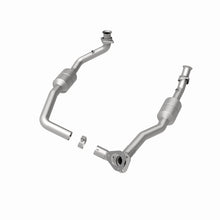 Load image into Gallery viewer, MagnaFlow Direct Fit Catalytic Converter 2002 Ford E-Series Vans 5.4L