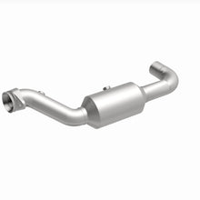 Load image into Gallery viewer, MagnaFlow 18-21 Ford Expedition Left Underbody 3.5L Direct Fit Catalytic Converter