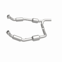 Load image into Gallery viewer, MagnaFlow Direct Fit Catalytic Converter OEM 07-08 Ford E-150