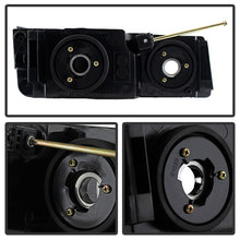 Load image into Gallery viewer, xTune Chevy Avalanche w/ Body Cladding Only 02-06 OEM Headlights - OEM (Black) HD-JH-CAVA02-AM-BK