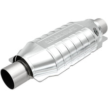 Load image into Gallery viewer, MagnaFlow Universal Catalytic Converter 3in In/Out Center/Center Oval w/ 02 Sensor