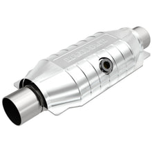 Load image into Gallery viewer, MagnaFlow Universal Catalytic Converter 2.50 Mid O2 Rear