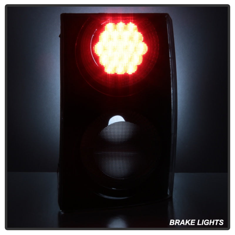 xTune Land Rover Range Rover 06-09 Euro Style Tail Lights Clear ALT-JH-LRRRS06-CL