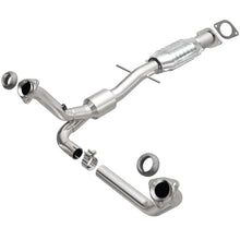 Load image into Gallery viewer, MagnaFlow Direct Fit Catalytic Converter Chevy S-10 00-02 OEM