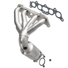 Load image into Gallery viewer, MagnaFlow Direct Fit Catalytic Converter 97-01 Camry 2.2 manif OEM