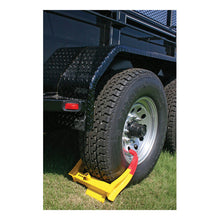Load image into Gallery viewer, Curt Wheel Chock Lock (Yellow Powder Coat)