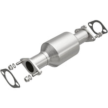 Load image into Gallery viewer, MagnaFlow Direct Fit Catalytic Converter 03-06 Kia Sorento 3.5L rear