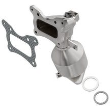 Load image into Gallery viewer, MagnaFlow Direct Fit Catalytic Converter 10-11 Honda CR-V 2.4L