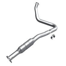 Load image into Gallery viewer, MagnaFlow Direct Fit Catalytic Converter 99-02 Dodge Dakota 2.5L 2WD
