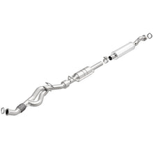 Load image into Gallery viewer, MagnaFlow Direct Fit Catalytic Converter 05-06 Hyundai Santa Fe 2.7L