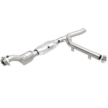 Load image into Gallery viewer, MagnaFlow Direct Fit Catalytic Converter F150 Truck 97-98 V8 4.6L 2W