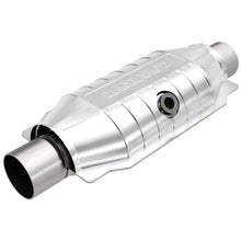 Load image into Gallery viewer, MagnaFlow Universal Catalytic Converter 2.50 Mid O2 Rear