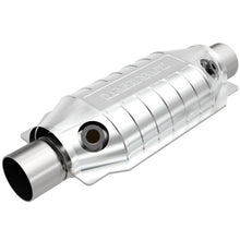 Load image into Gallery viewer, MagnaFlow Universal Catalytic Converter 2 Dual O2 Boss
