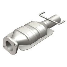 Load image into Gallery viewer, MagnaFlow Direct Fit Catalytic Converter 95-02 Lincoln Continental