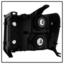 Load image into Gallery viewer, xTune GMC Sierra 07-13 Crystal Headlights Black HD-JH-GSIE07-AM-BK