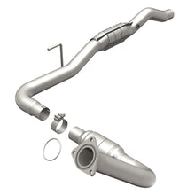 Load image into Gallery viewer, MagnaFlow Direct Fit Catalytic Converter GM 01-02 2500 DS 6L OEM